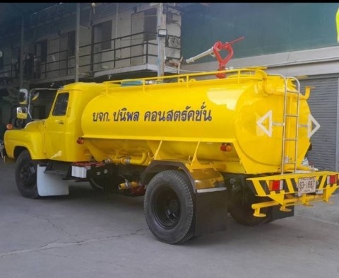 รถบรรทุกน้ำให้เช่า